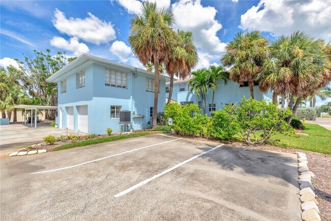 Building Photo - 1800 Pass a Grille Way