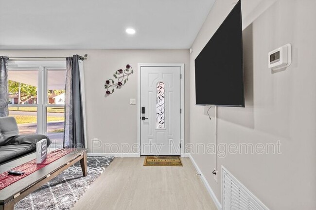 Building Photo - 2620 Englehardt St