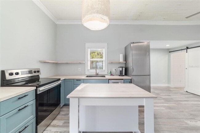 Building Photo - 20837 Walnut St