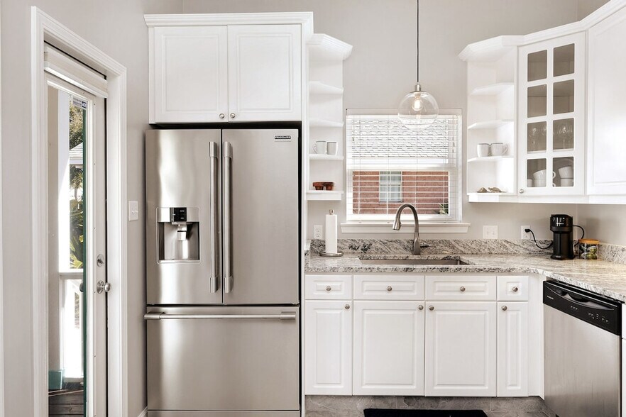 Building Photo - 4618 Windstarr Dr