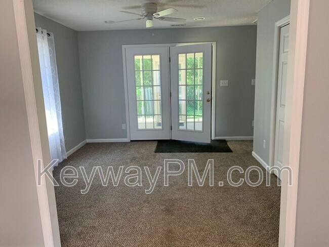 Building Photo - 18 Fowkewood Ct