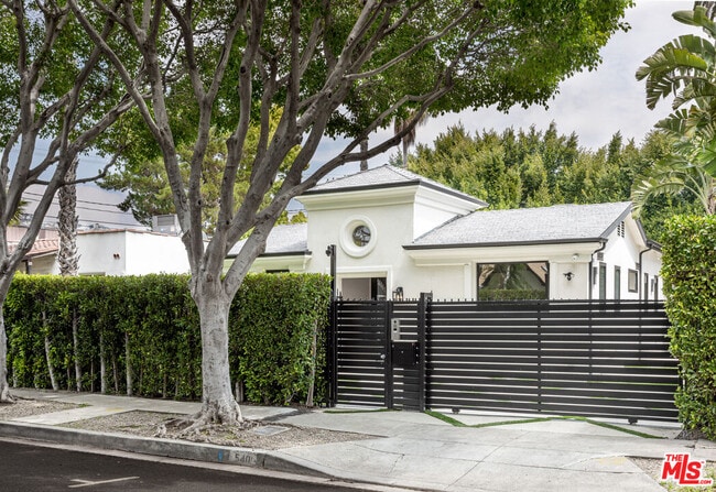 Primary Photo - 540 Westmount Dr