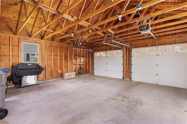 Building Photo - 4 Maloney Ln