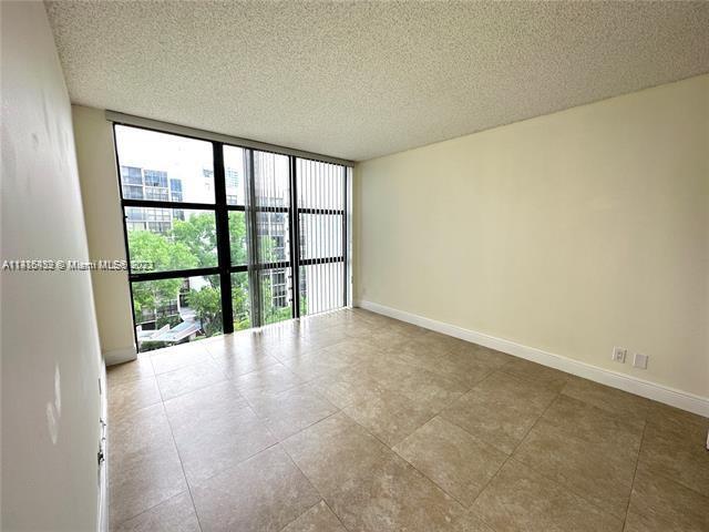 Building Photo - 17021 N Bay Rd