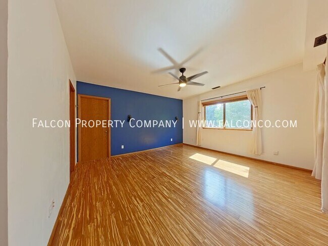 Building Photo - 122 Dolomite Dr