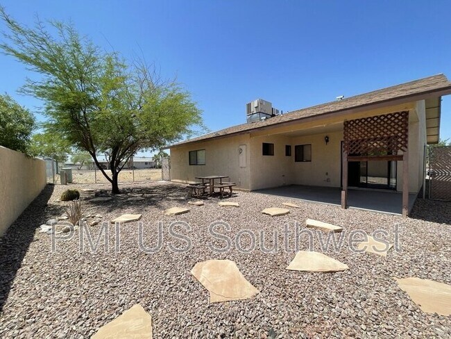 Building Photo - 1394 Mirada Dr