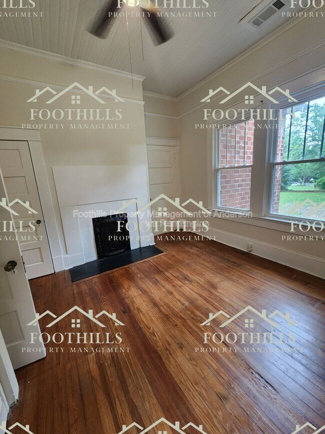 Building Photo - 1208 W Whitner St