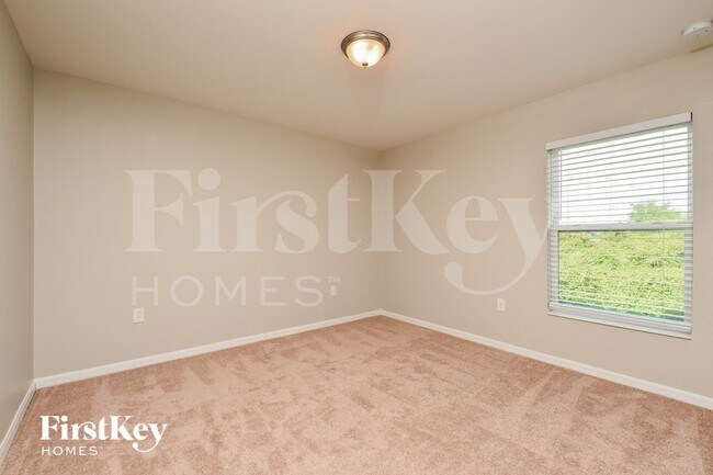 Building Photo - 8663 Lancelot Ave