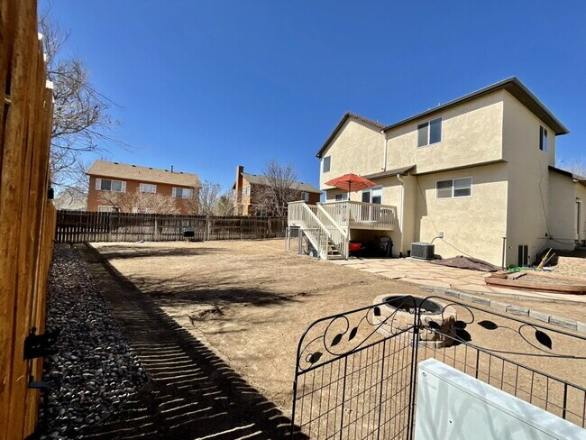 Building Photo - "Spacious 3-Bed with bonus room Sanctuary with 2.5 Baths in Fountain, CO – Your Serene Retreat Aw...