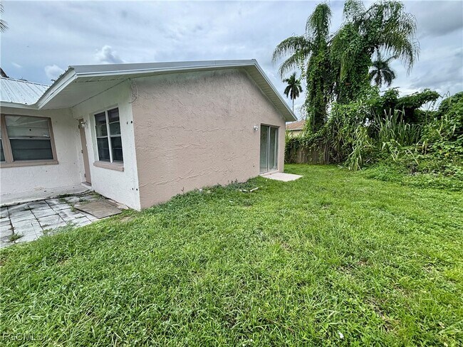 Building Photo - 4265 Desoto Ave