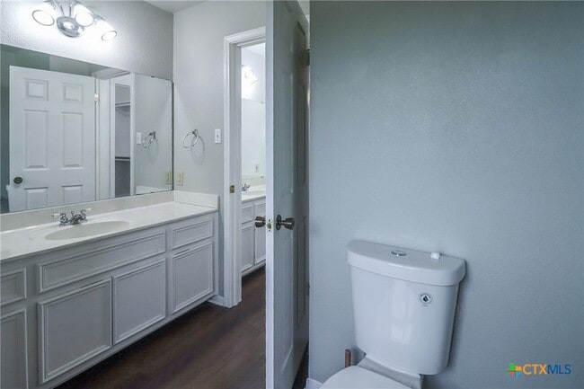 Building Photo - 1810 Mesa Oaks Cir