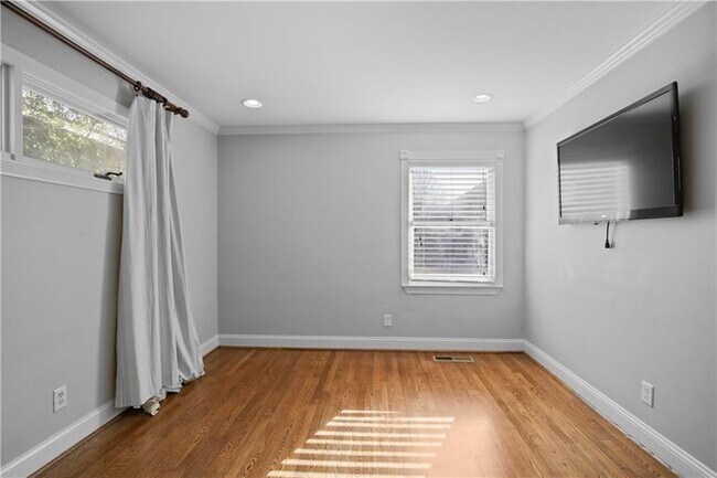 Building Photo - 105 Spruell Springs Rd
