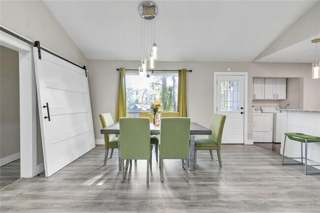 Building Photo - 494 Plainville Dr SW