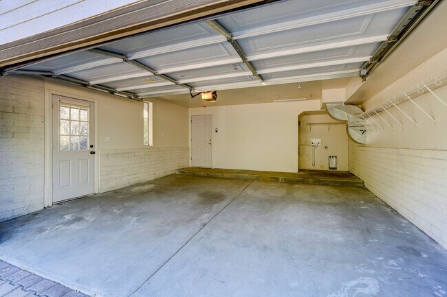 Building Photo - 2 Bedroom, 2 Bath Home for Rent in Diamond...