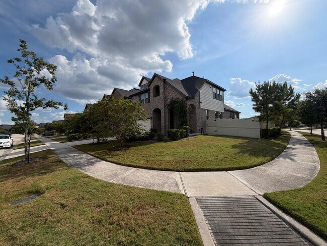 Building Photo - 17506 White Baneberry Dr