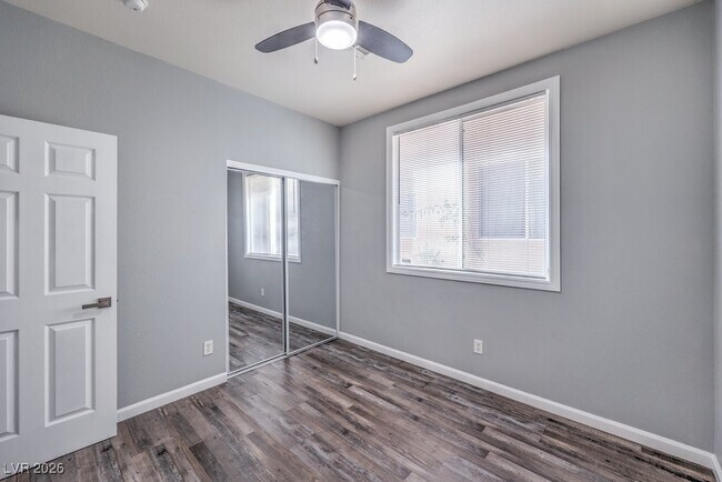 Building Photo - 9758 Vista Crest Ave