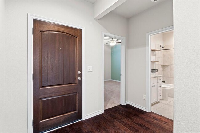 Building Photo - 277 Magna Ln