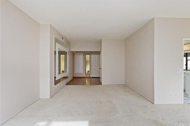 Building Photo - 1364 Orchard Cir