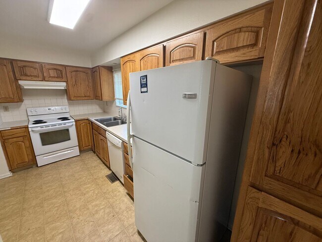 Building Photo - Spacious 4 Bed, 2.5 Bath Home in Fort Collins