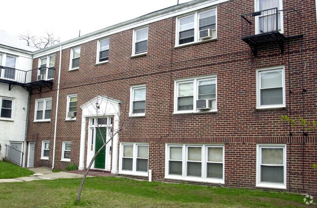 Building Photo - Williams Court Apartment