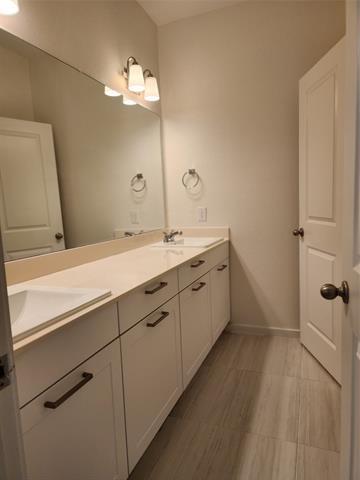 Building Photo - 1300 Pebblebrook Dr