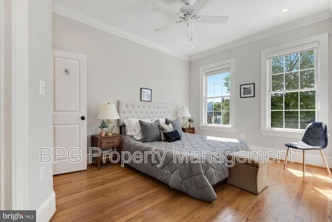 Building Photo - 431 Manor Pl NW
