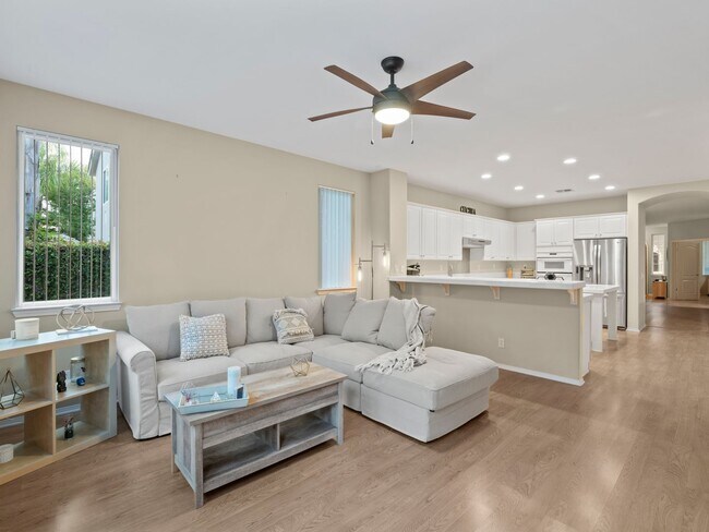 Building Photo - Cozy Stevenson Ranch Home on a Quiet Cul-De-Sac