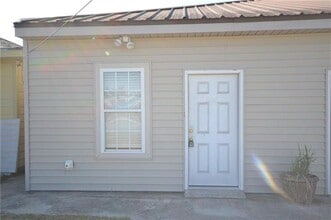 Building Photo - 116 Red Gros Ln