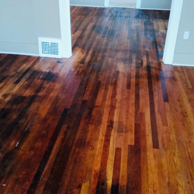 Building Photo - 1928 Gladstone St