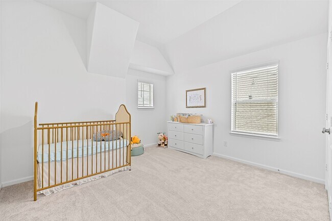 Building Photo - 805 Westwood Dr