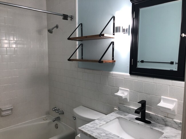 Sample Master Bath - 139 E Hill St