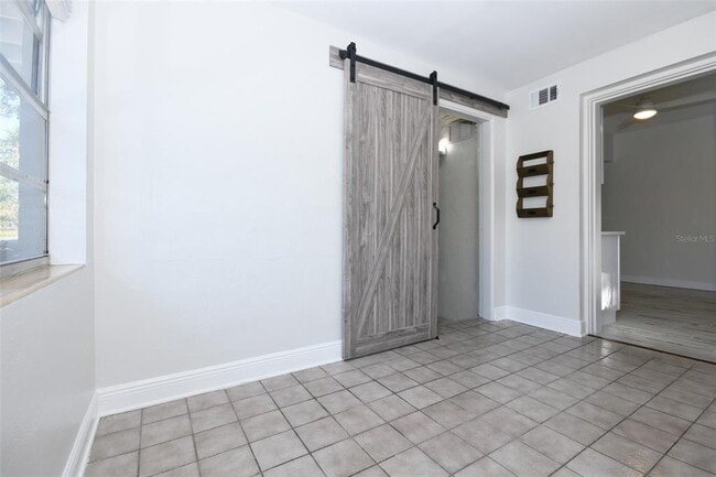 Building Photo - 336 Bunker Pl