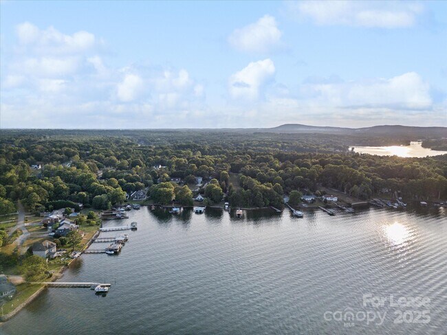 Building Photo - 4954 Moonlite Bay Dr