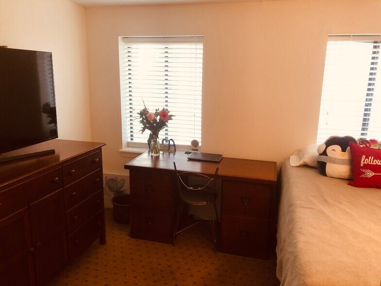 2nd bedroom - 330 Pemberton St