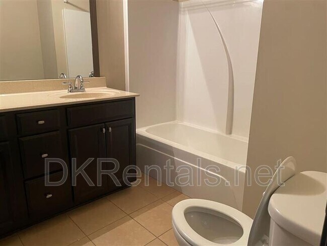 Building Photo - 1809 Parkades Path