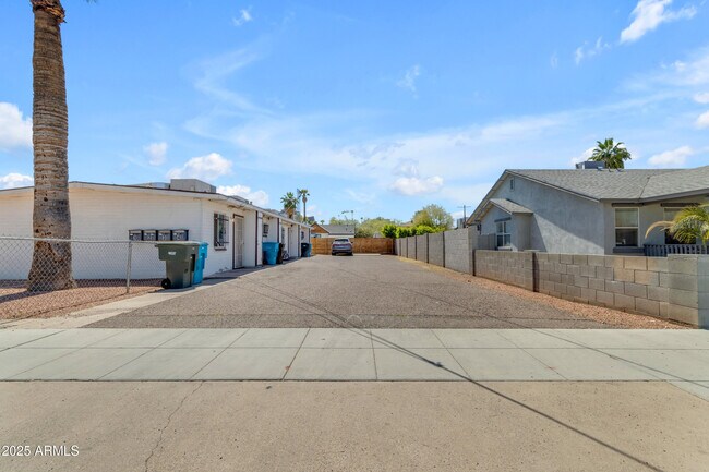 Building Photo - 502 North 11th St