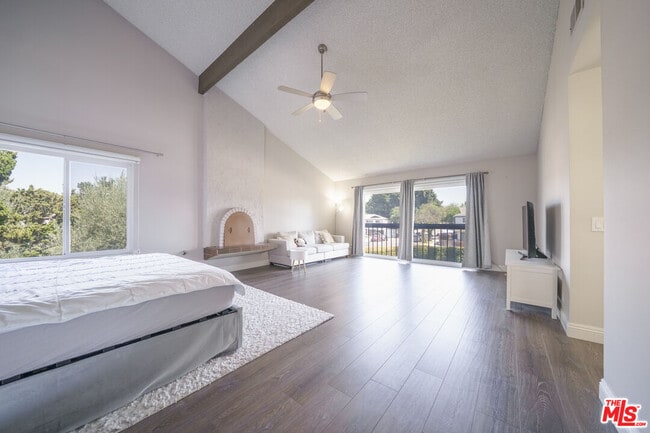 Building Photo - 2040 Woodbriar Ct