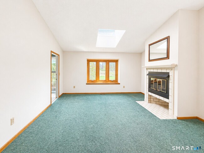 Building Photo - 504 Sandstone Dr