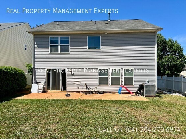 Building Photo - 15750 Normans Landing Dr