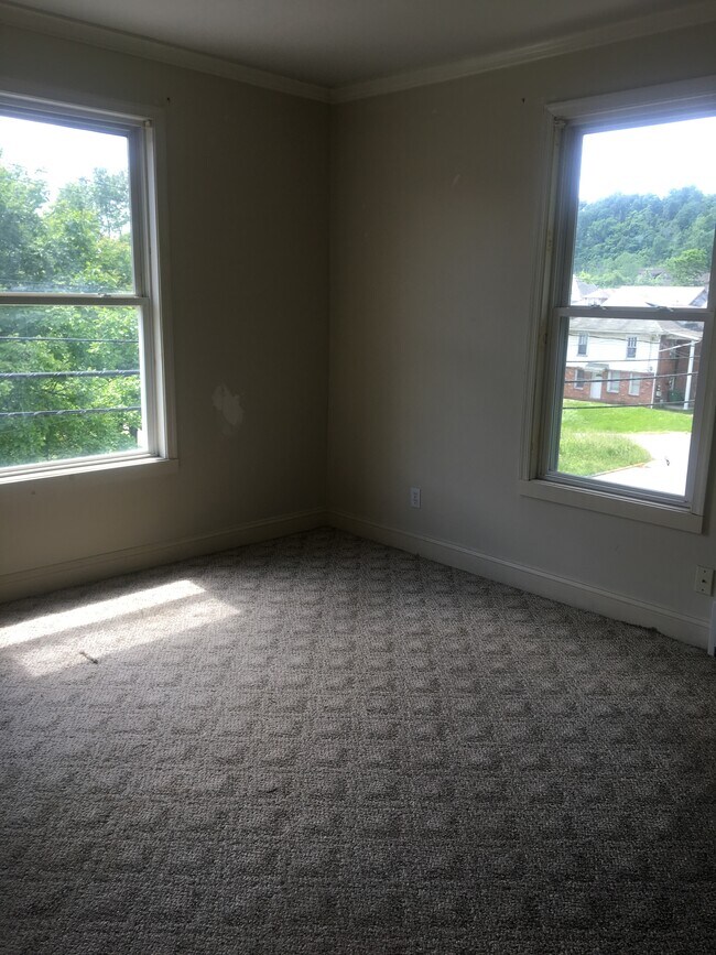 Building Photo - 612 Grant Ave