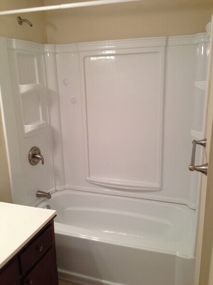 Building Photo - 518 Barbashela Cir