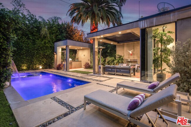 Building Photo - 631 N Curson Ave