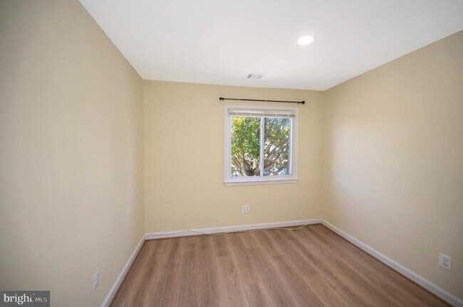 Building Photo - 3890 Mariposa Pl