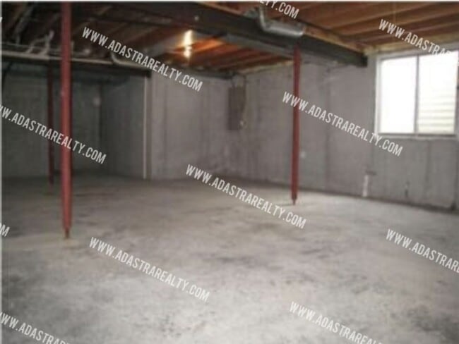 Building Photo - 306 N 9th St