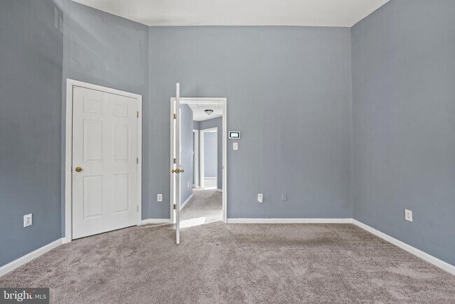 Building Photo - 4012 Meadow Trail Ln