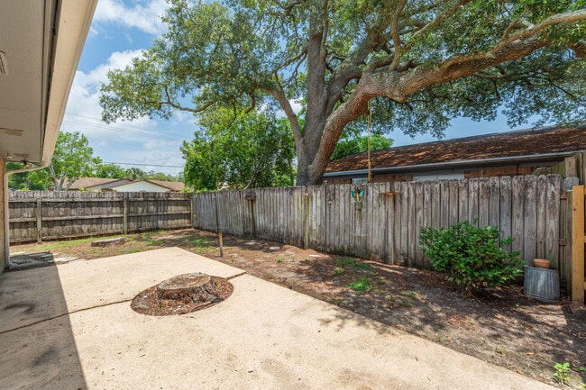 Building Photo - 96 Catamaran Ln