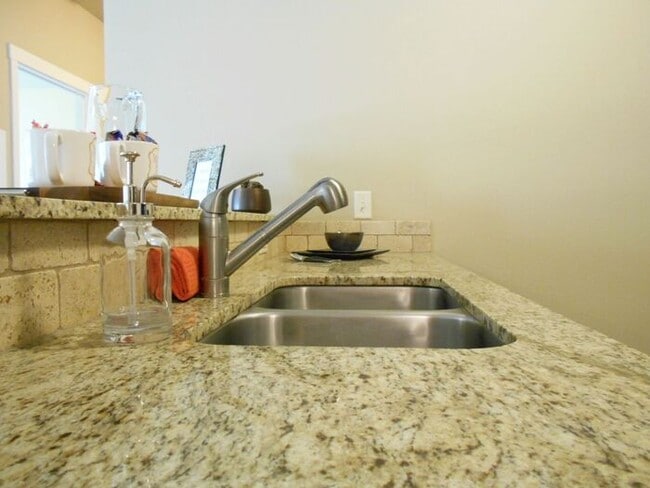 Building Photo - The Madison Courtyard