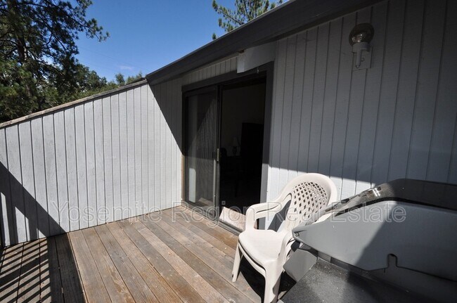 Building Photo - 12691 Junipero Serra Way