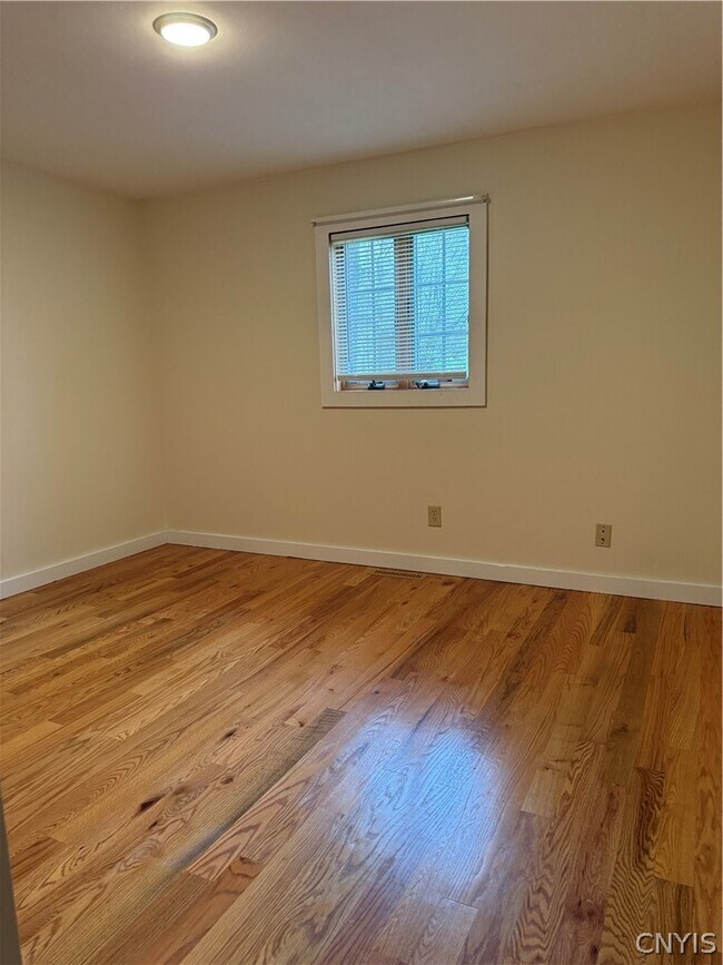 Building Photo - 3166B Seneca Turnpike