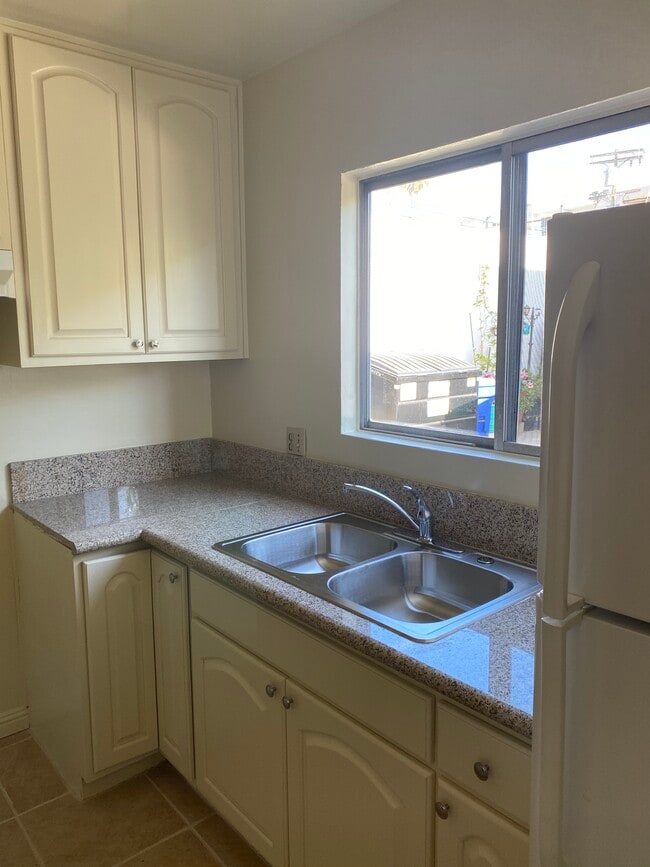 Building Photo - 11620 Iowa Ave